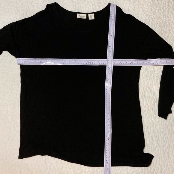 Beacan Cove Relaxed Fit Blouse with Long Sleeves - Picture 3 of 9